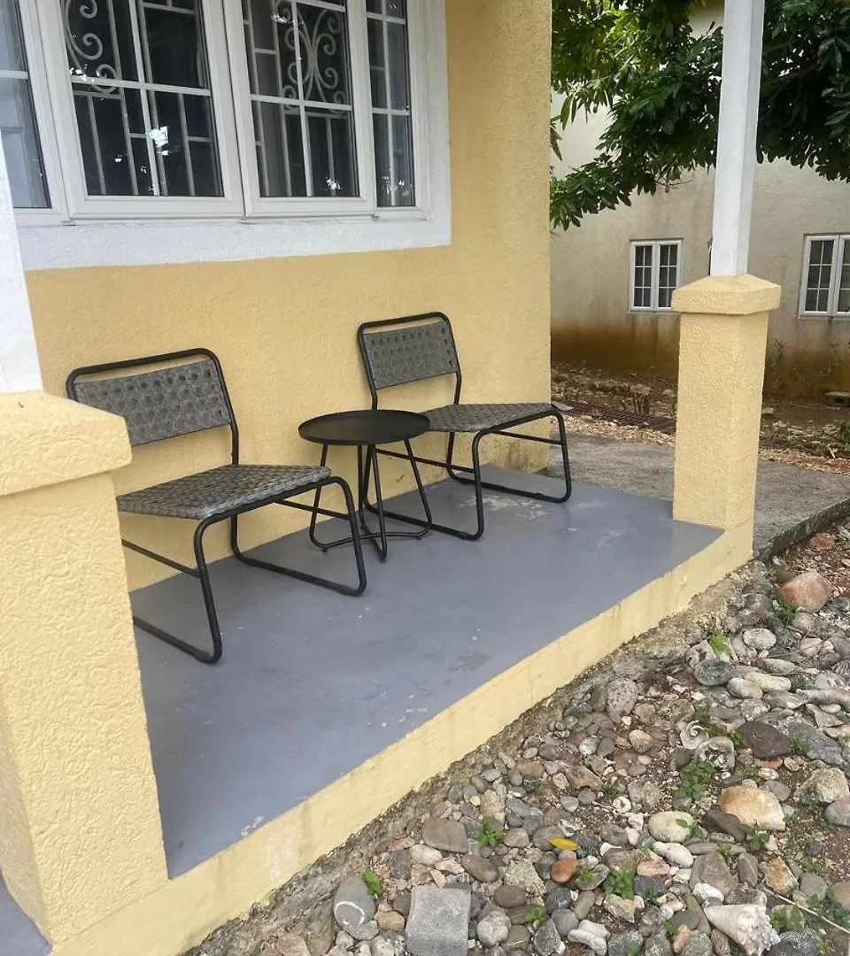דירות מונטגו ביי Mango Retreat In Mango Walk Country Club