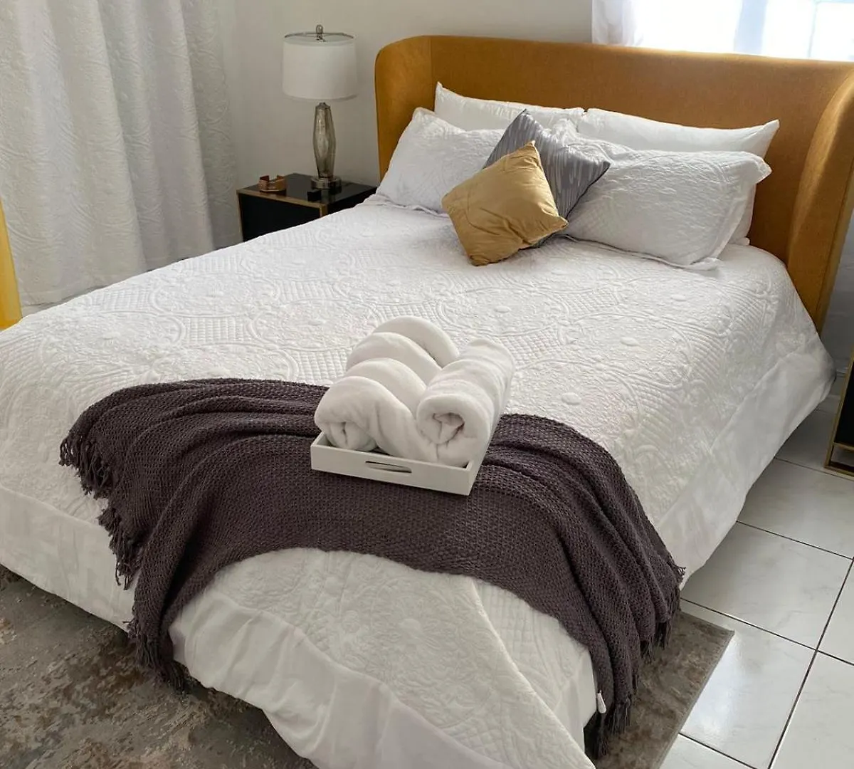 Апартаменты Mango Retreat In Mango Walk Country Club Бухта Монтего